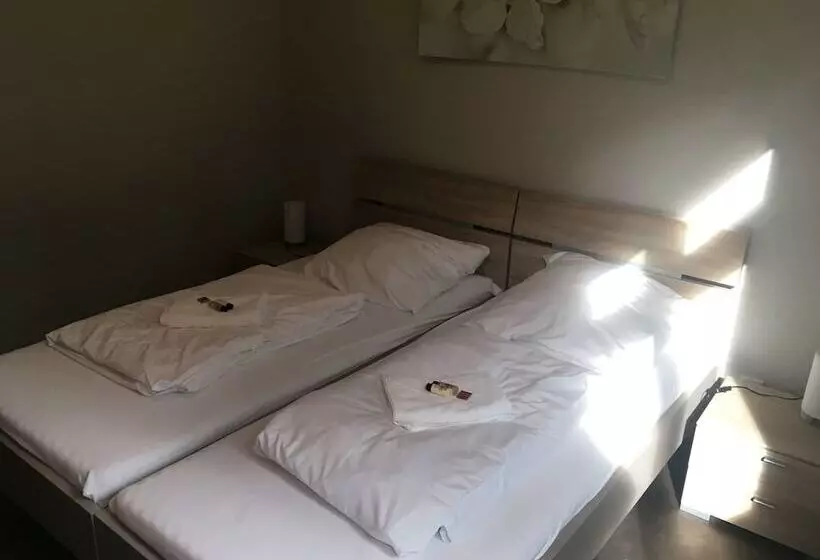 Home Port Hostel