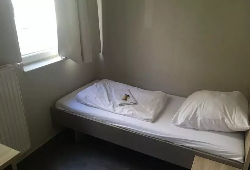 Home Port Hostel