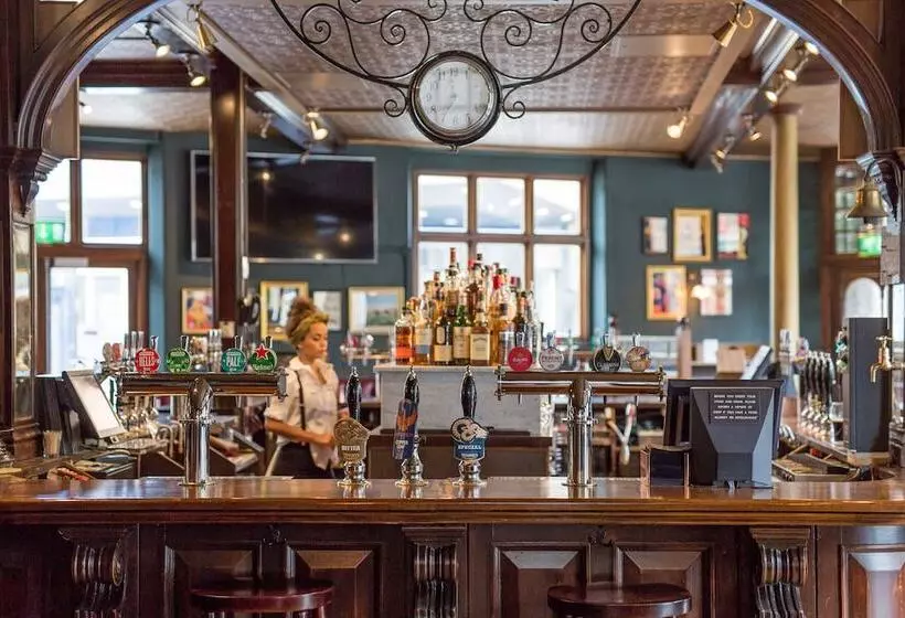 簡易ホテル The Alma