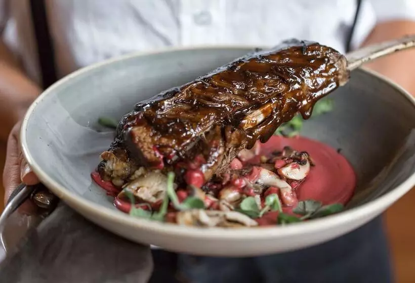 簡易ホテル The Alma