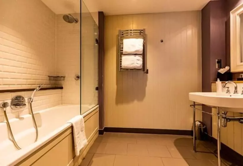 簡易ホテル The Alma