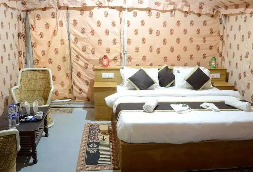 Hotelli Desert Holiday Camp