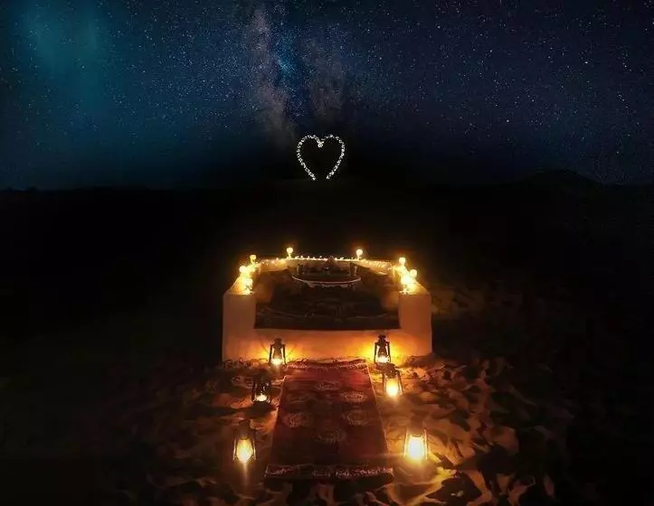 Hotelli Desert Holiday Camp