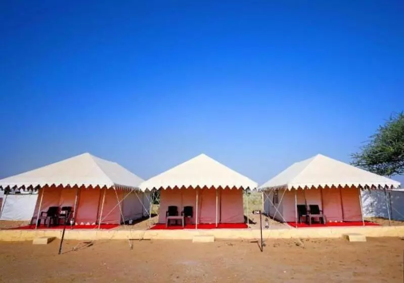 Hotelli Desert Holiday Camp