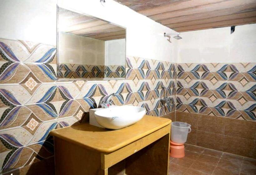 בית מלון כפרי Desert Holiday Camp