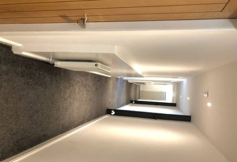 هتل Duplex Barge Cinema Room 6 Ensuite Double Triple Bedrooms Great Social Spaces