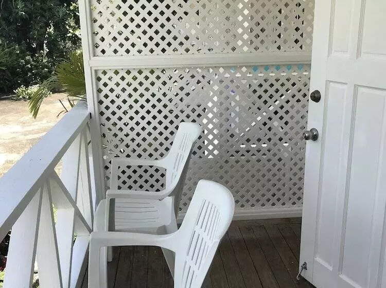 هتل Keegan's Beachside