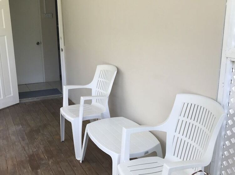 هتل Keegan's Beachside