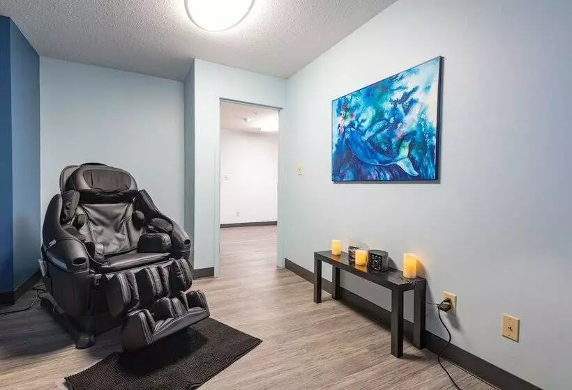 هتل Macewan University Residence