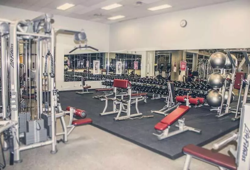 هتل Macewan University Residence