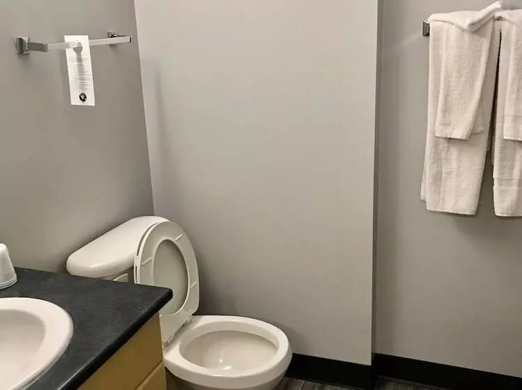 هتل Macewan University Residence