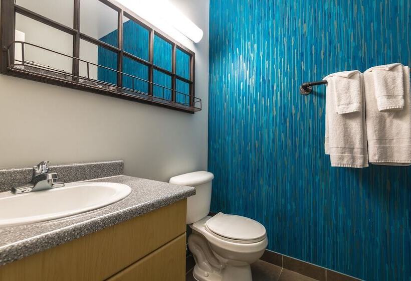 Hotel Macewan University Residence