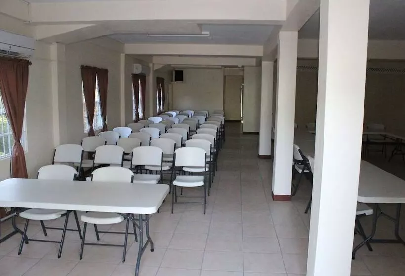 هتل Relax Inn Grenada West Indies