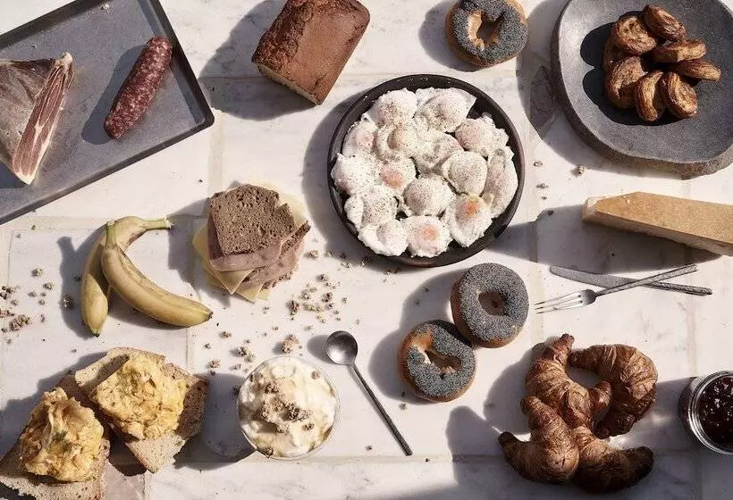 ホテル The Newel Metaxourgeio