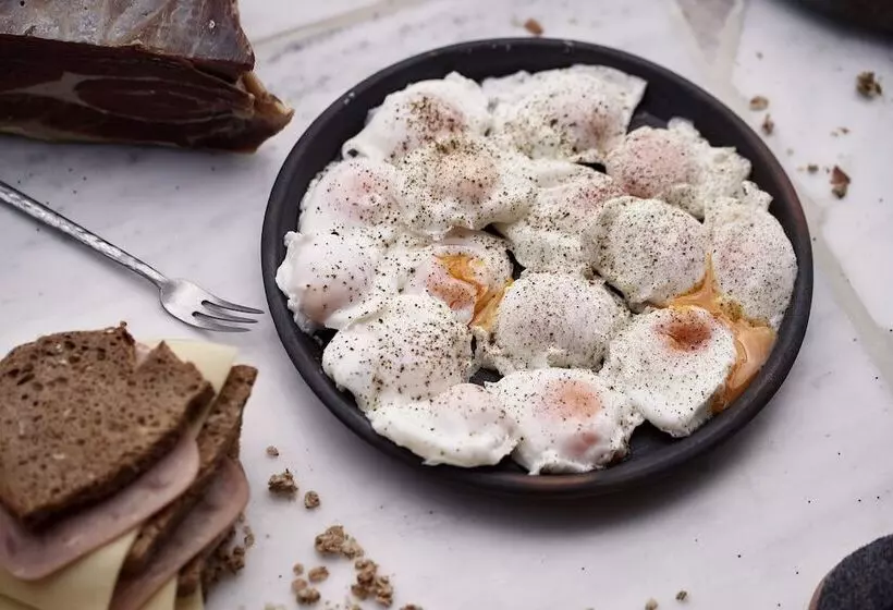 ホテル The Newel Metaxourgeio