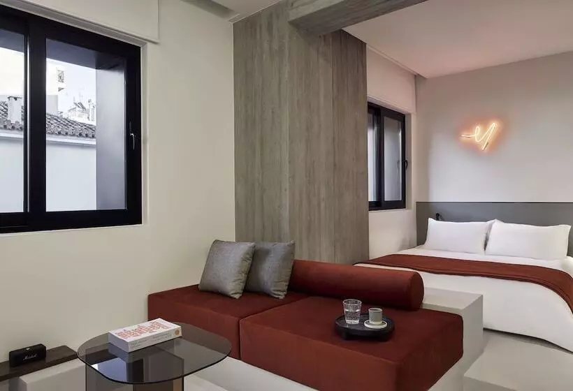 ホテル The Newel Metaxourgeio