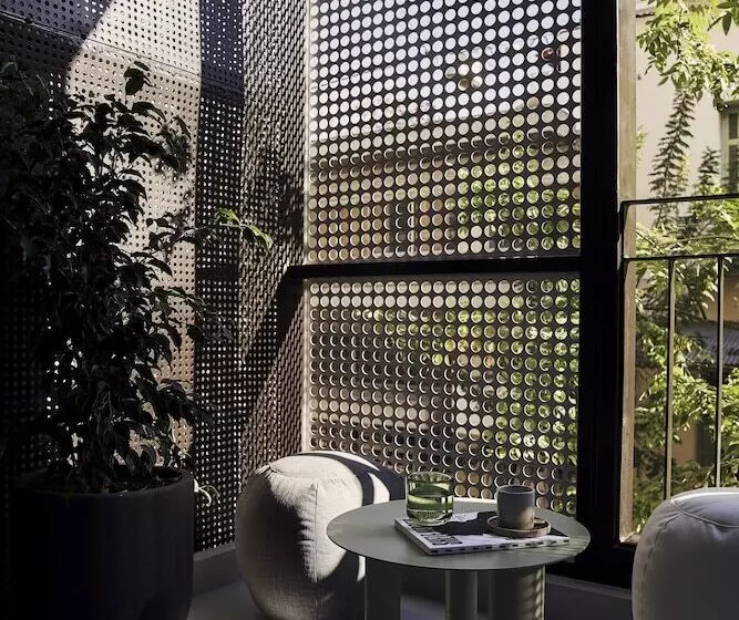 ホテル The Newel Metaxourgeio