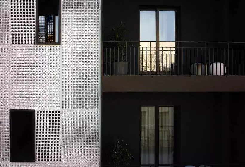 ホテル The Newel Metaxourgeio