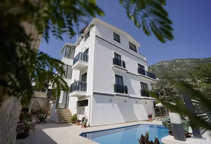 Kaya Apartments