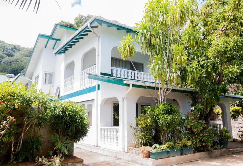 پانسیون Le Manglier