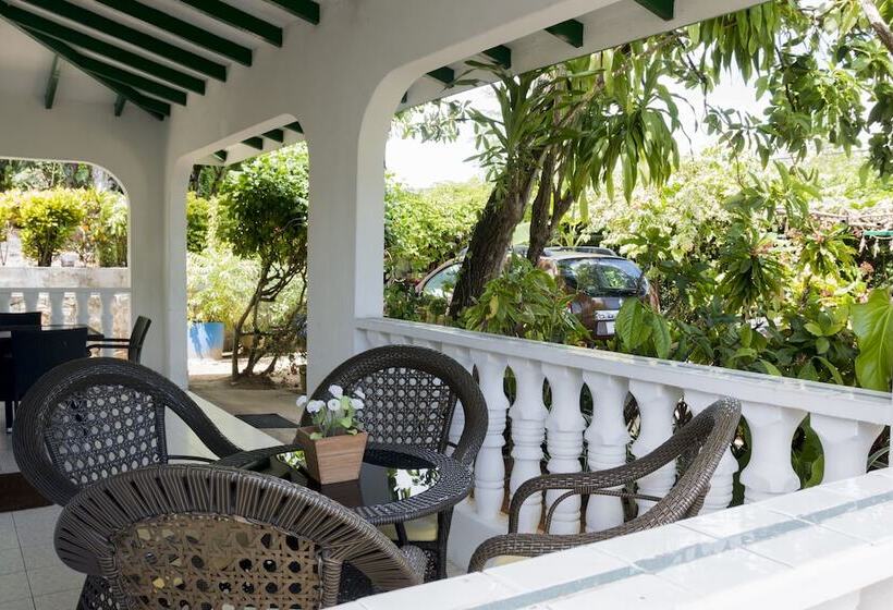 پانسیون Le Manglier