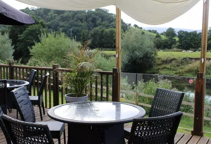 The Chainbridge Inn