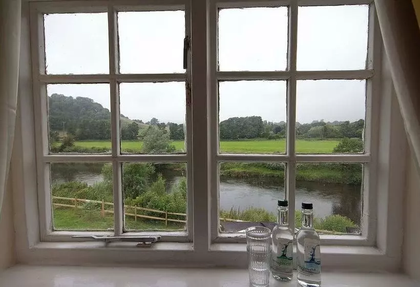 The Chainbridge Inn