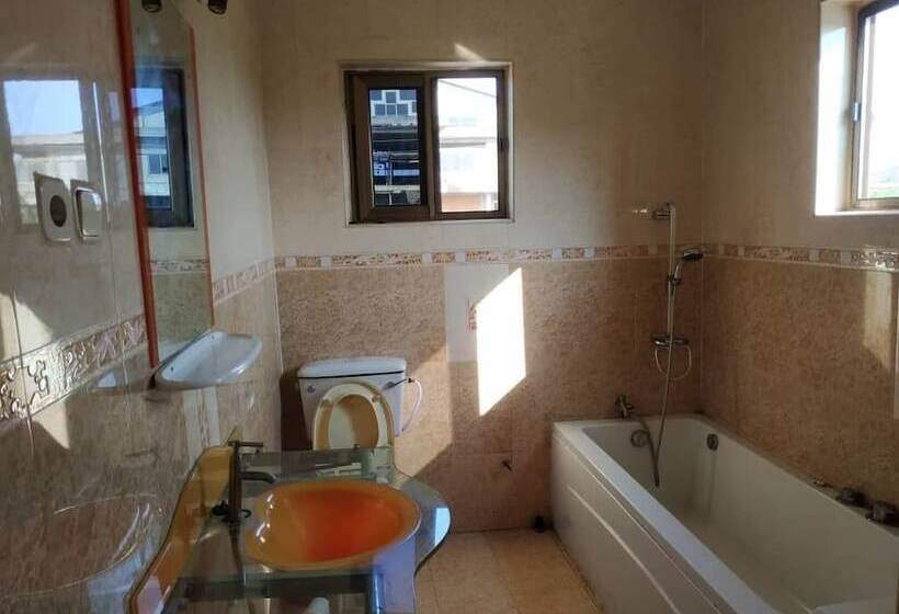 בית מלון כפרי Apple Royal Lodge