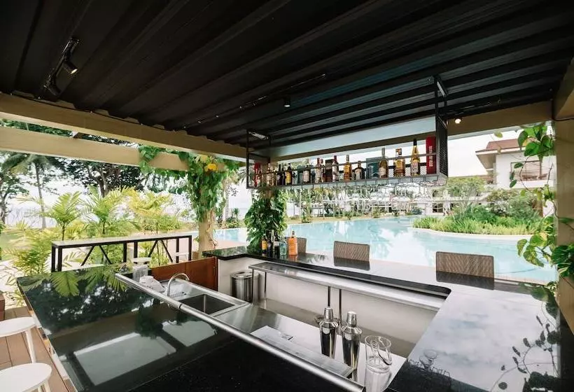 Hotelli Nouveau Resort