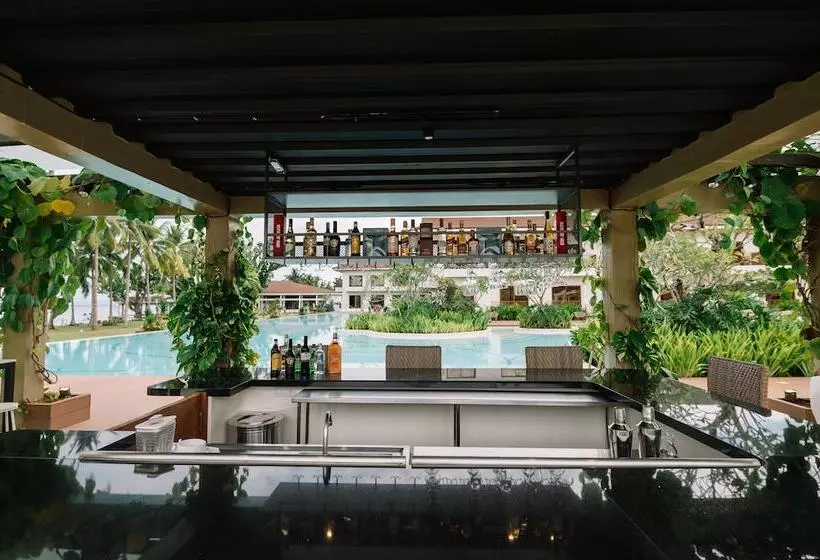 Hotelli Nouveau Resort
