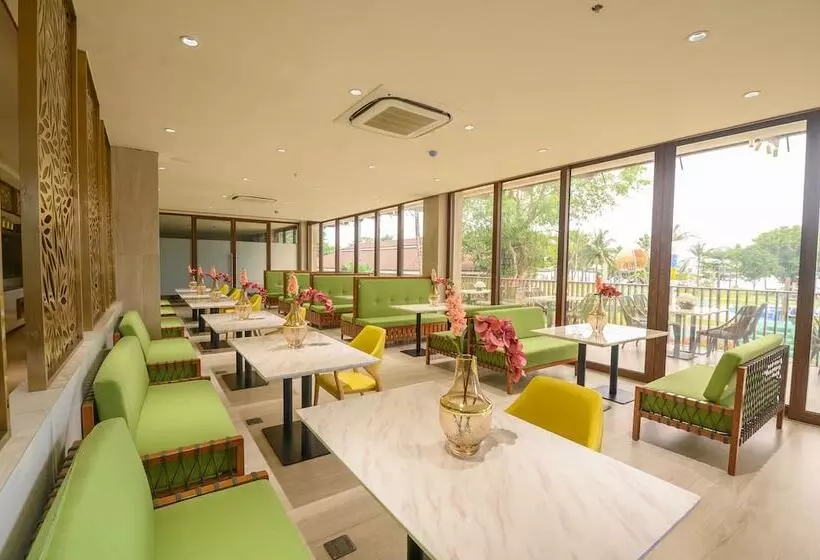 Hotelli Nouveau Resort