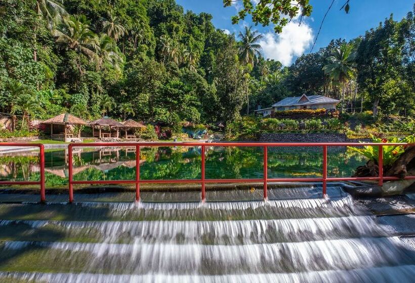 Hotel Nouveau Resort