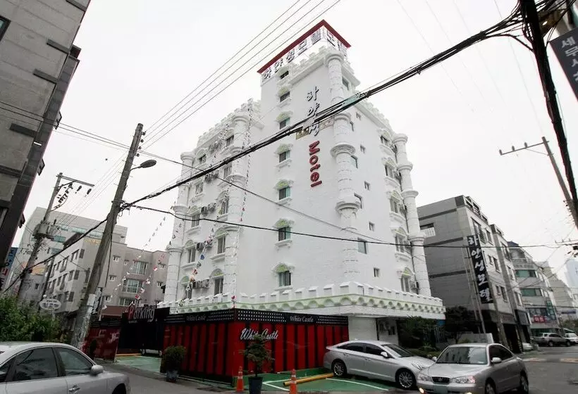 مُتل Ulsan Sinjeongdong Hayanseong