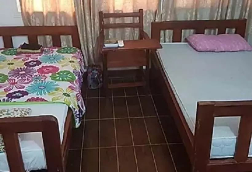 پانسیون Jbk Hostels Adjirinaganor