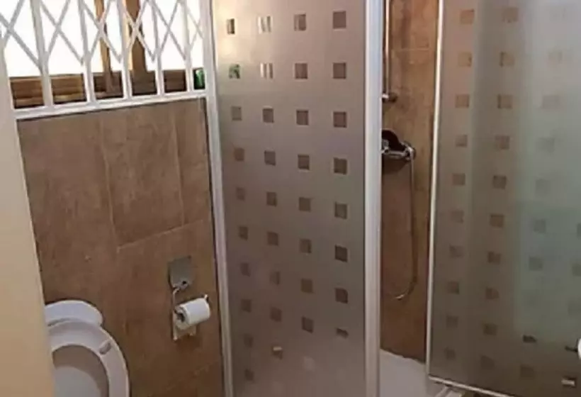 پانسیون Jbk Hostels Adjirinaganor