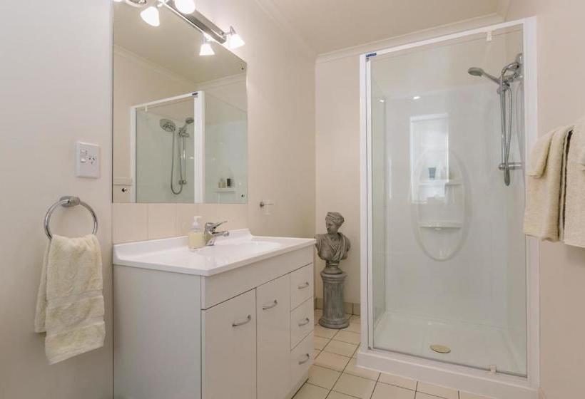 119 On Georges Bed And Breakfast