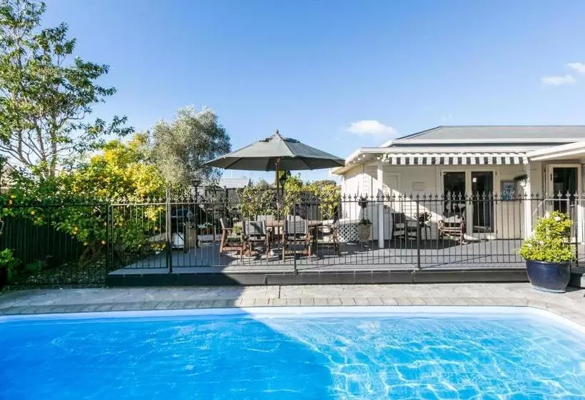 119 On Georges Bed And Breakfast