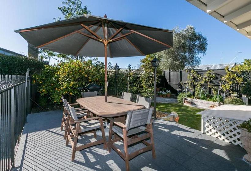 119 On Georges Bed And Breakfast