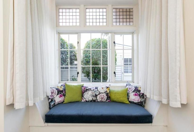 119 On Georges Bed And Breakfast