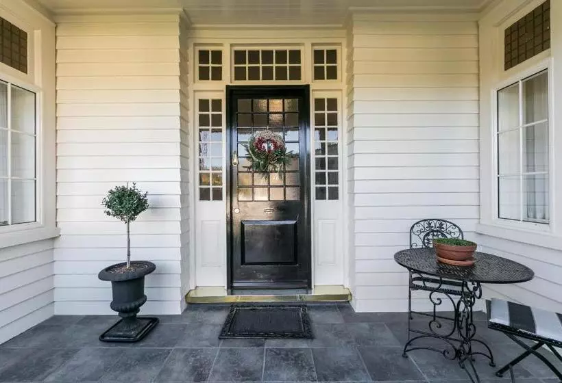 119 On Georges Bed And Breakfast