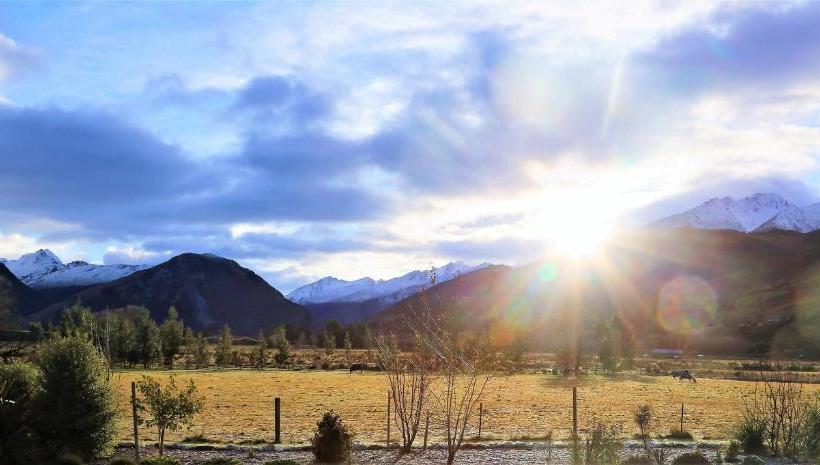 Glenorchy Peaks B&b