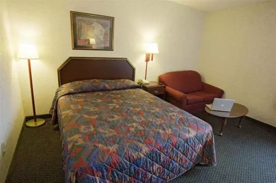 Отель Americas Best Value Inn Franklin Spring Hill