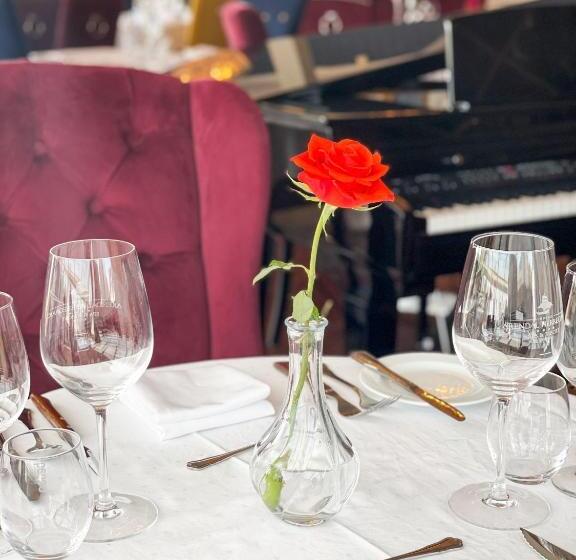 Отель Arendal Herregaard Spa & Resort