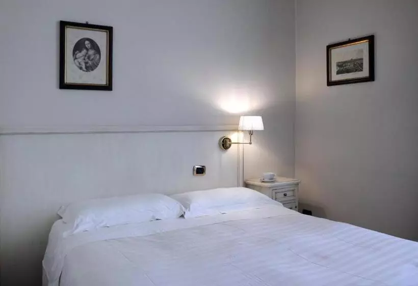 هتل Astro Mediceo