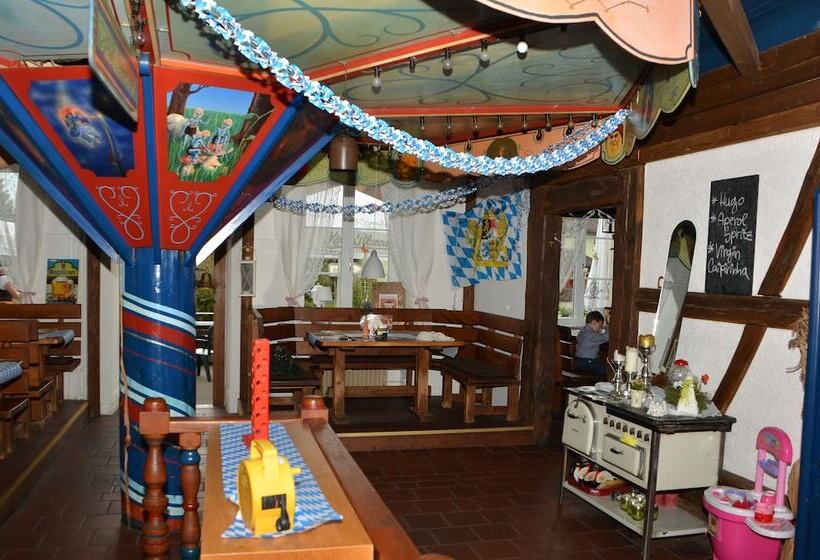 ホテル Cafe Verkehrt   Wellcome Motorbiker, Berufsleute Und Reisende Im Schwarzwald