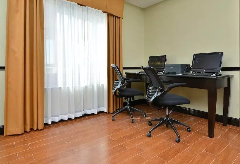 ホテル Holiday Inn Express Alva, An Ihg