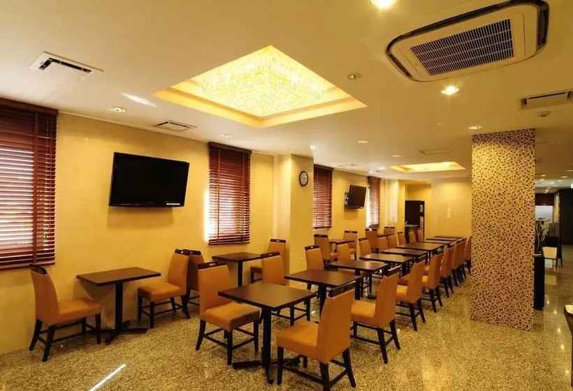 ホテル Kuretakeinn Yaizuekimae