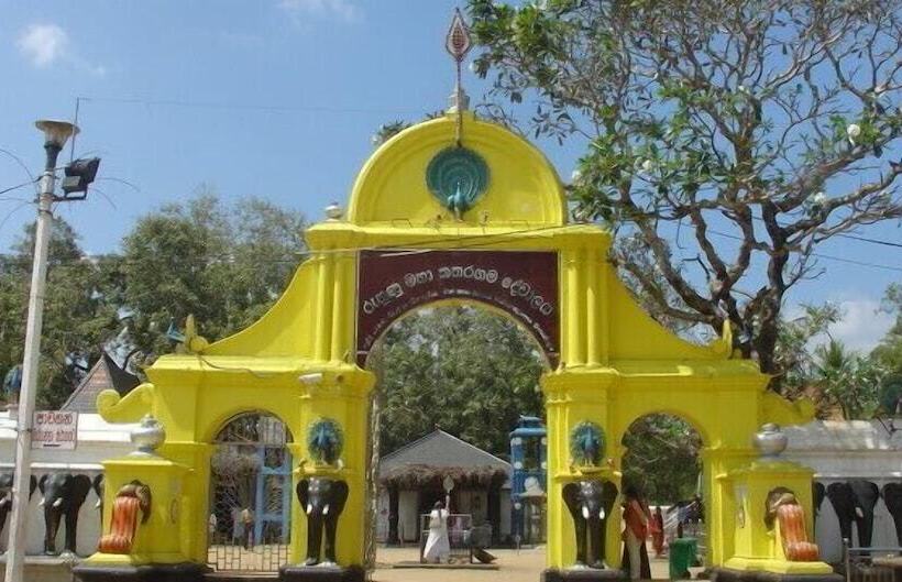 فندق Magampura Eco Village Resort