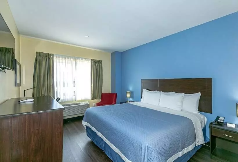 هتل Ozone Inn & Suites