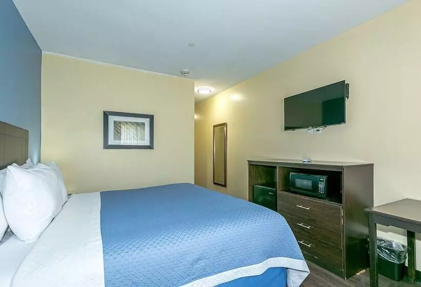 هتل Ozone Inn & Suites